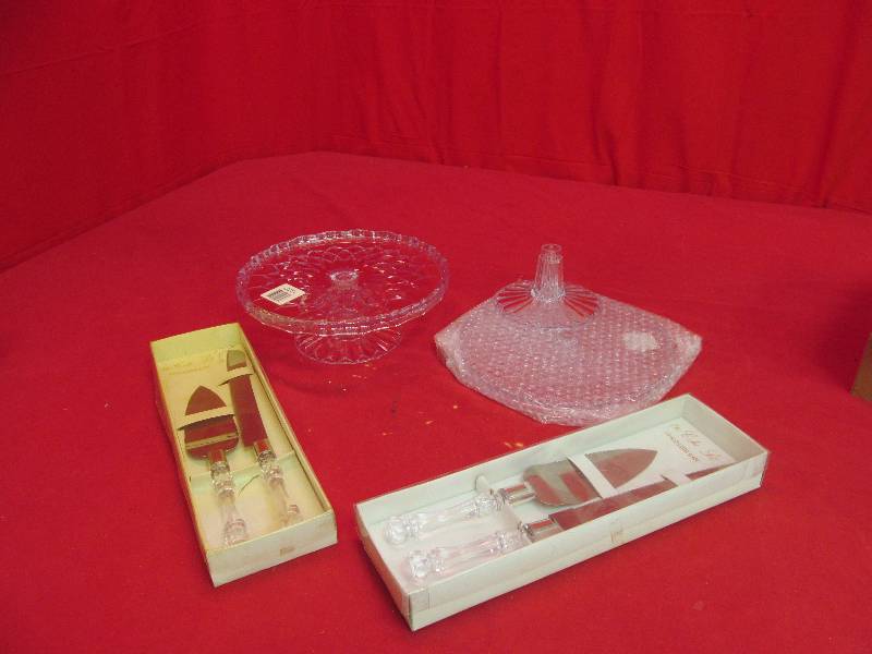 lot 131 image: display cake stands