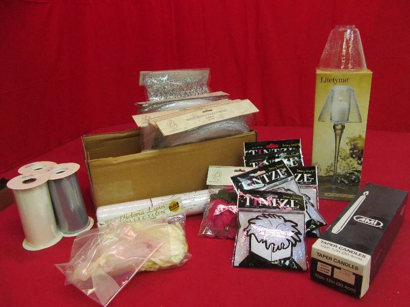 lot 133 image: decorating supplies