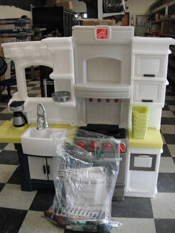 Step 2 Kitchen