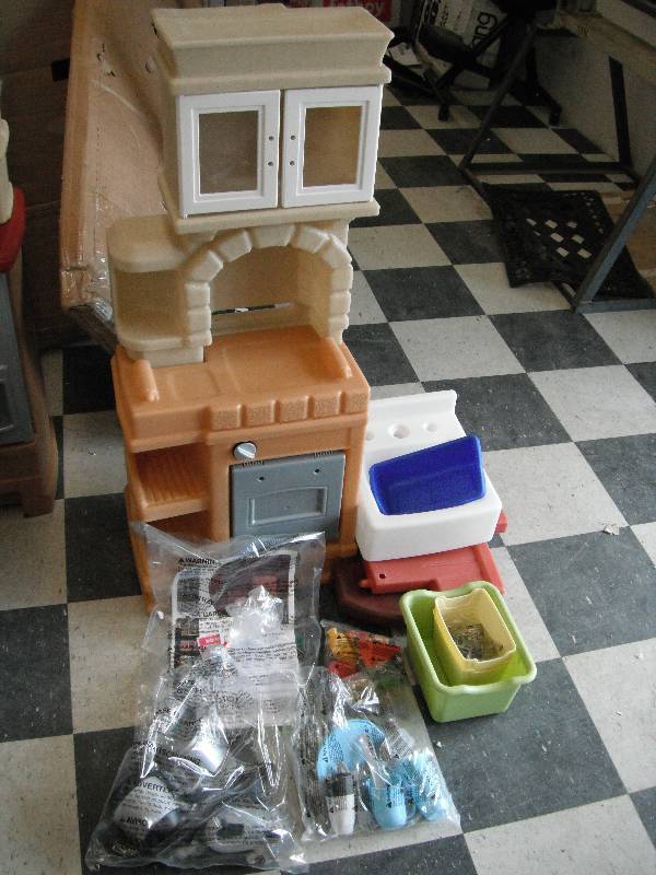 Step 2 Kitchen
