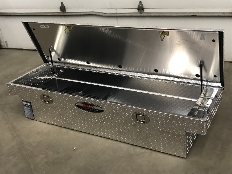 lot 15 image: Delta Truck Tool Box