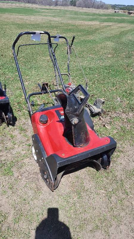 lot 45 image: Toro CCR 3650 6.5 hp Snowblower