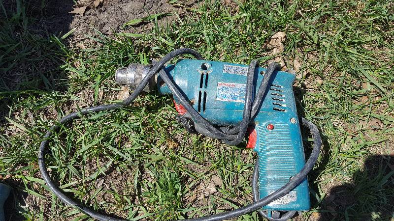 lot 38 image: Makita 10mm Hammer Drill