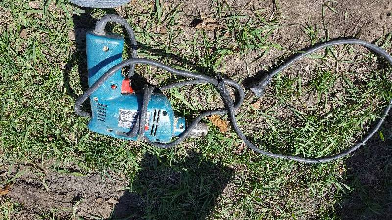 lot 39 image: Makita 38in. Drill