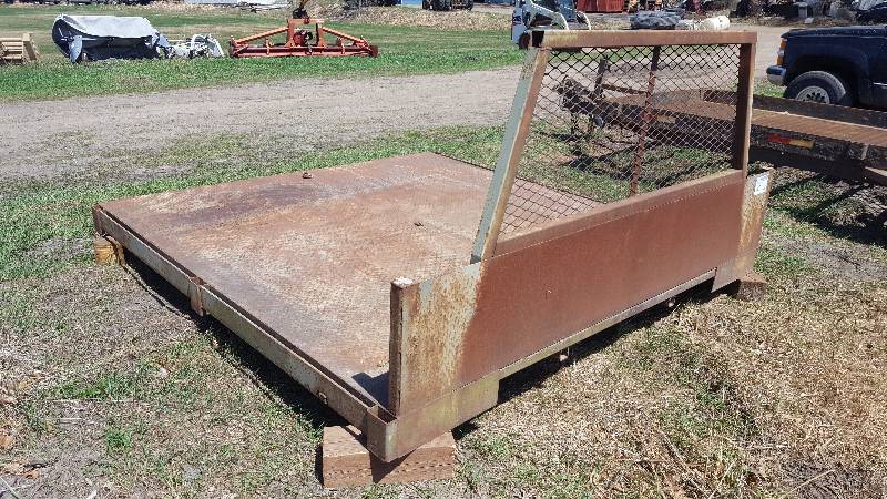 lot 47 image: Truck Bed w Metal Bed, Backstop