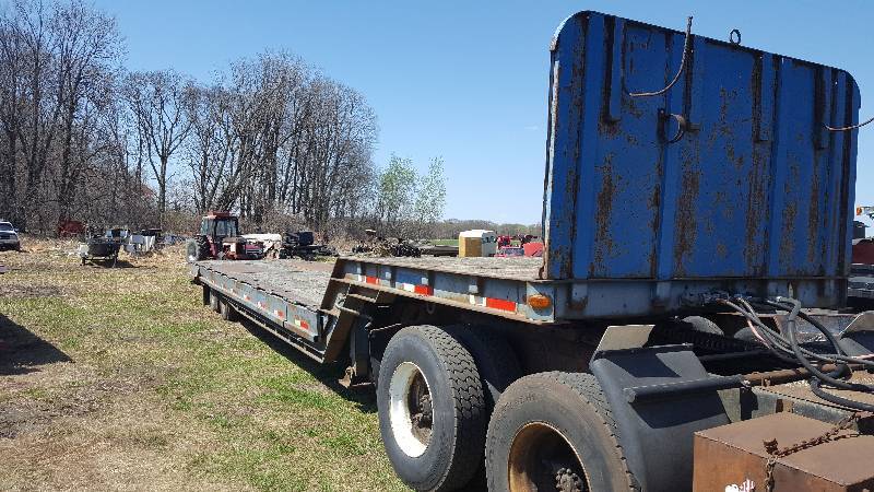 lot 6 image: 1976 Single Drop Deck Wood Bed Semi Trailer w Hydraulic Tuck Under Beaver, Winch System