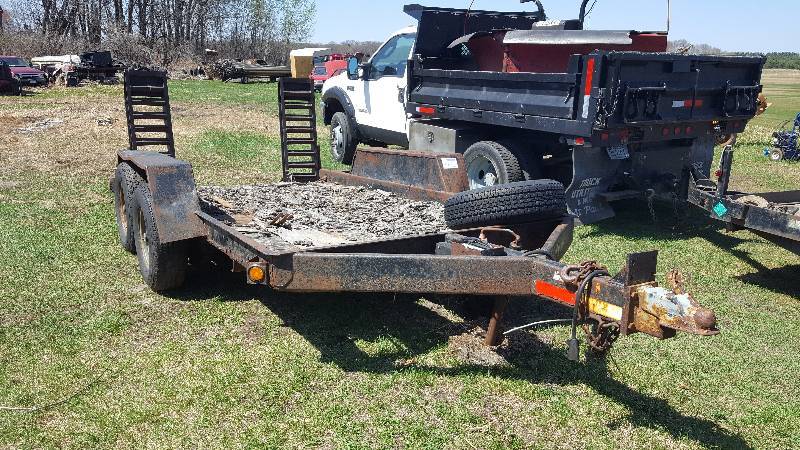 lot 14 image: 1999 Redi Haul 2-Axle Wood Bed Equipment Trailer