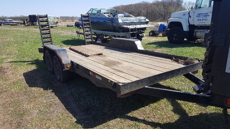 lot 9 image: 2002 Felling 16 Equipment Trailer,