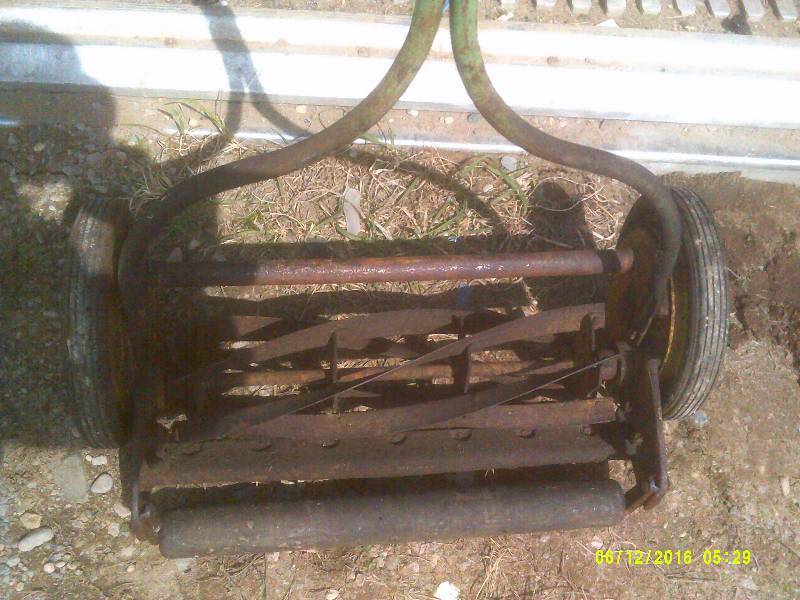 ANTIQUE PUSH MOWER