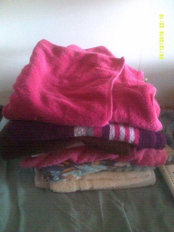 10 BATH TOWLES