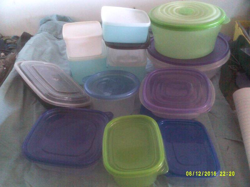 PLASTIC CONTAINERS