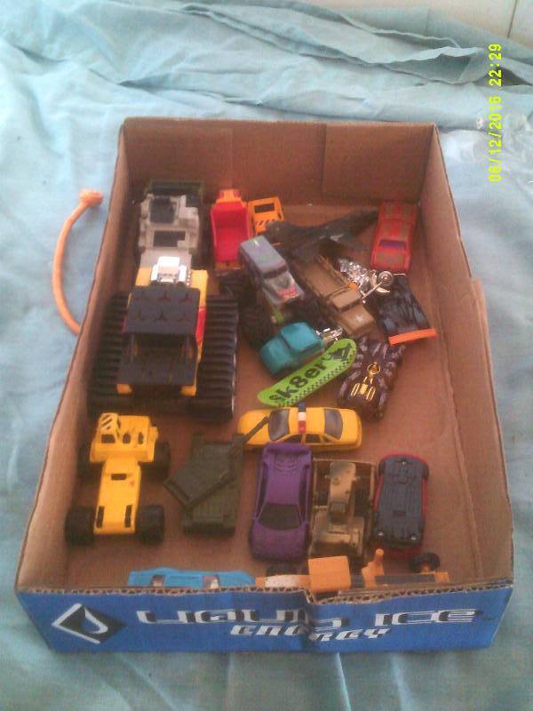 COLLECTIBLE CARS AND TRUCKS