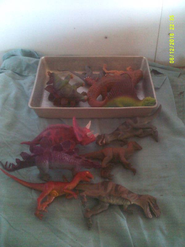DINASAURS