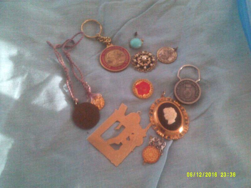 VINTAGE JEWLERY