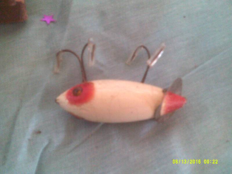 ANTIQUE WOODEN LURE