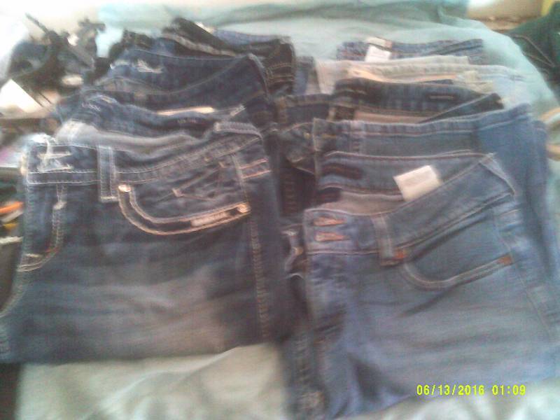 NAME BRAND JEANS SOME CALVIN KLIEN AND LEVI