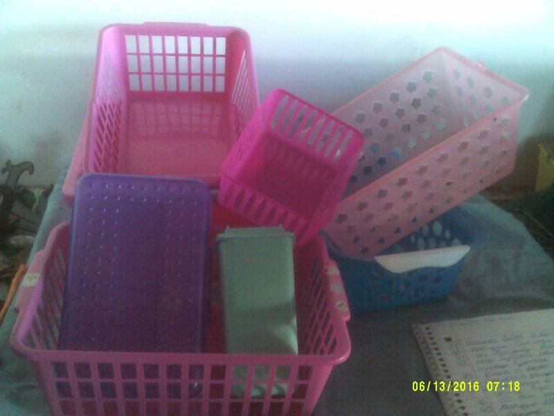 SMALL TOTES AND TRAY