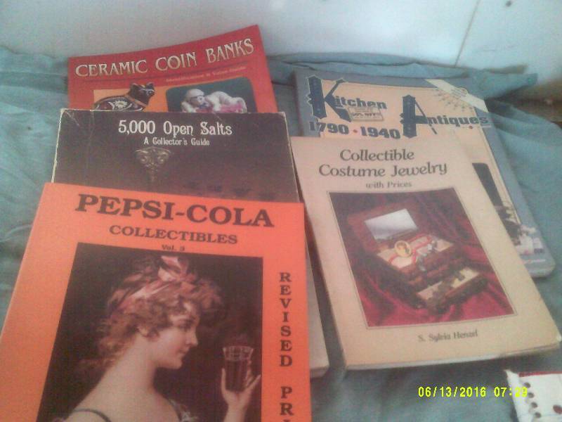 COLLECTOR BOOKS