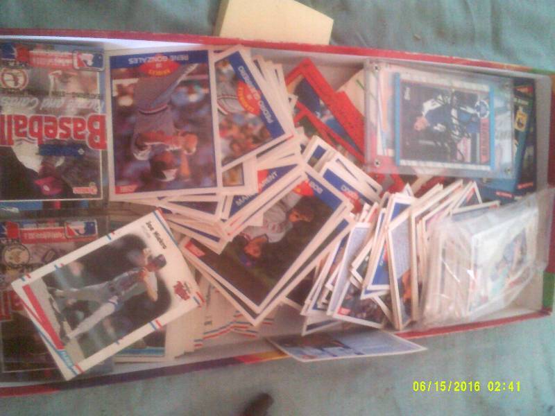 BASEBALL CARDS
