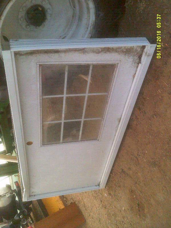STEEL SERVICE DOOR