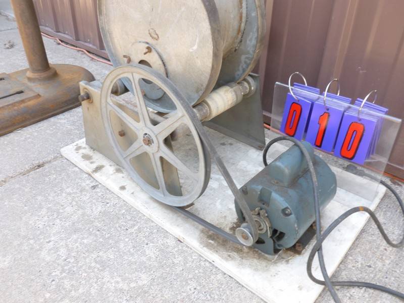 SnS auctions # 318 Mowers & Equipment