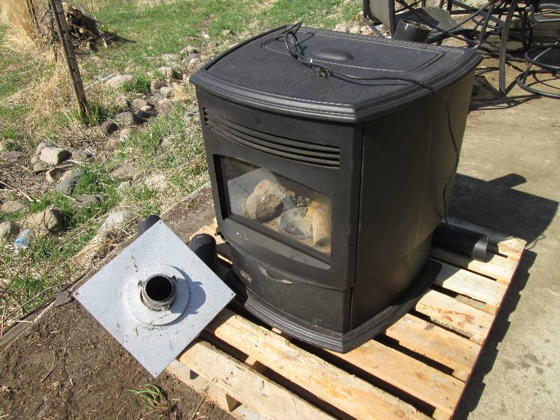 lot 6 image: Quadra fire pellet and corn stove w...