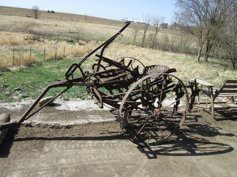 lot 9 image: 7 shovel potato plow...