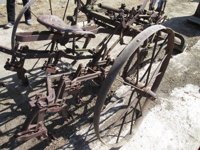 7 shovel potato plow... Farm Implements, Antiques, Old Iron, Tools