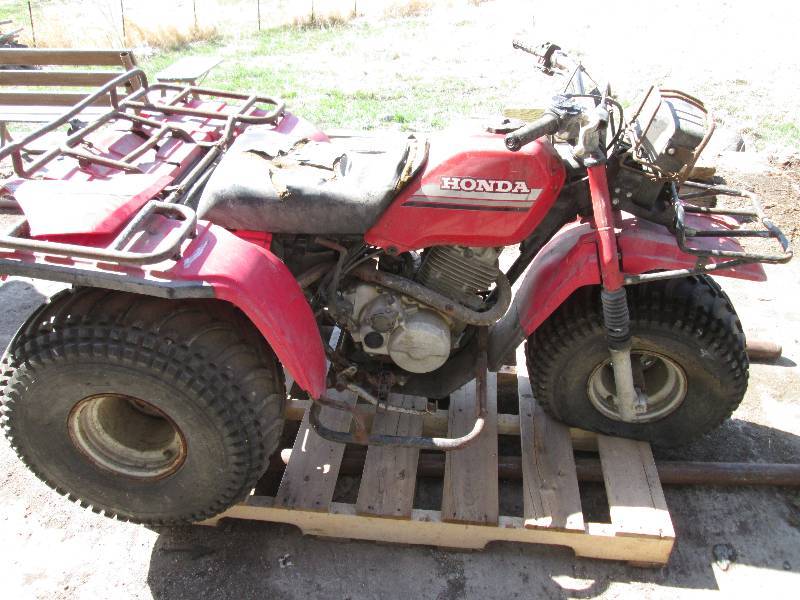 lot 3 image: 1985 Honda Big Red 3 Wheele...