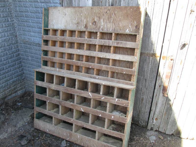 lot 19 image: wood cubby 4 x 5 12...
