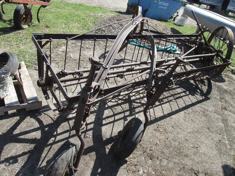 lot 25 image: 12 side rack...