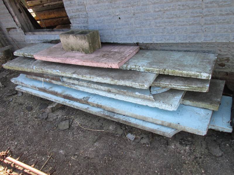 lot 26 image: 2 Styrofoam 9 pieces various lengt...