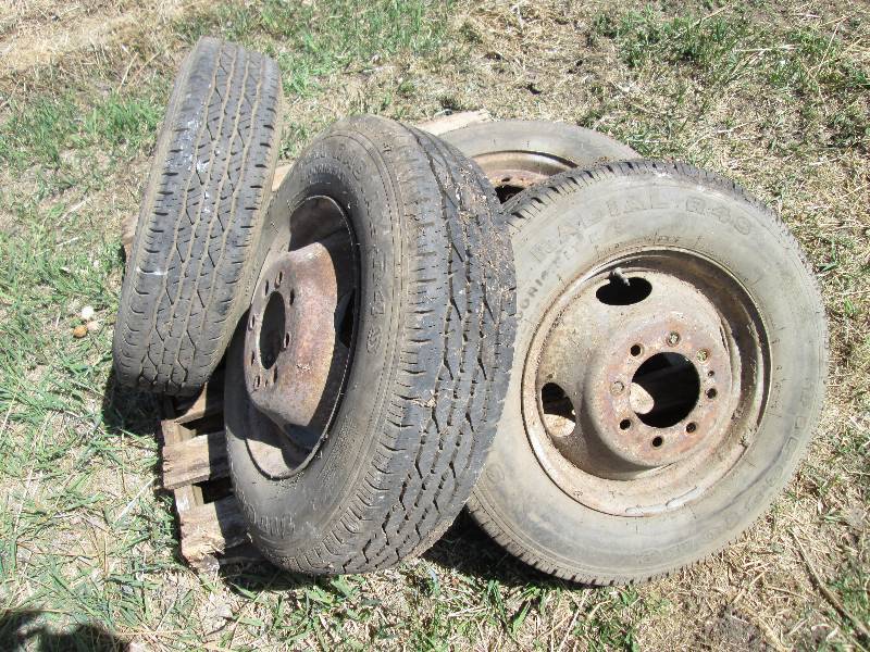 lot 68 image: Firestone steel flex radial R48 - c...