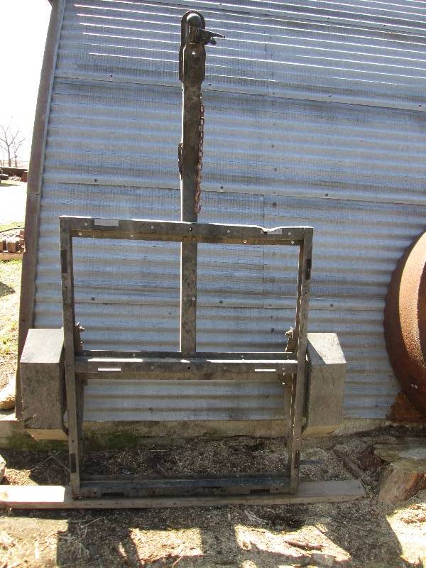 lot 77 image: trailer frame 40 x 48...
