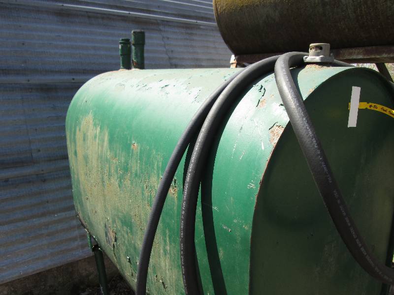 lot 86 image: 265 gallon fuel tank...