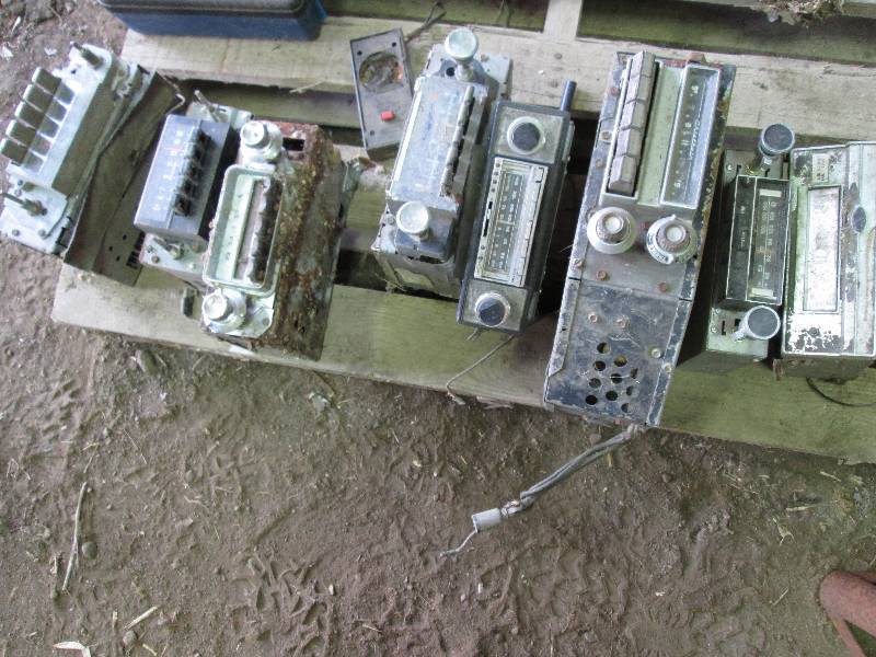 lot 115 image: box of car radios...
