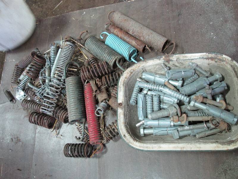 lot 173 image: springs - various sizes...