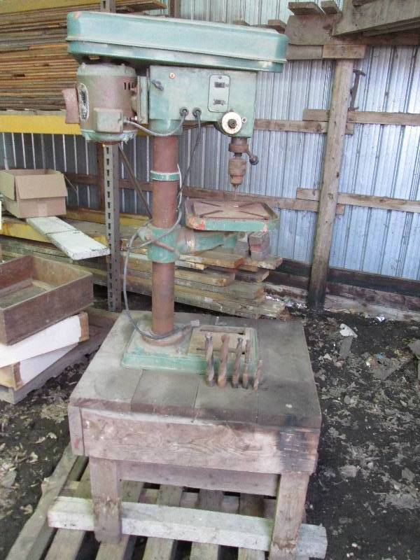 lot 176 image: Central Machinery Heavy Duty drill ...