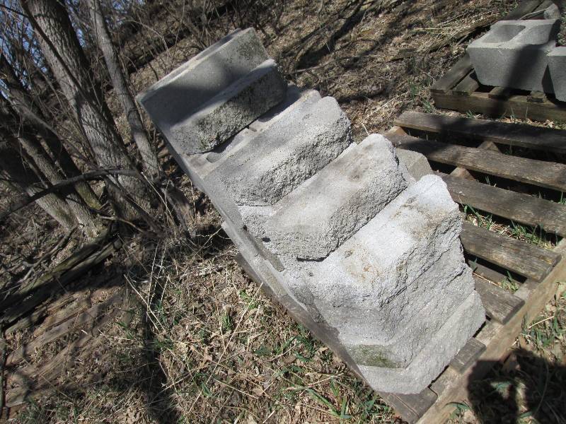 lot 181 image: cement retaining wall blocks and ce...