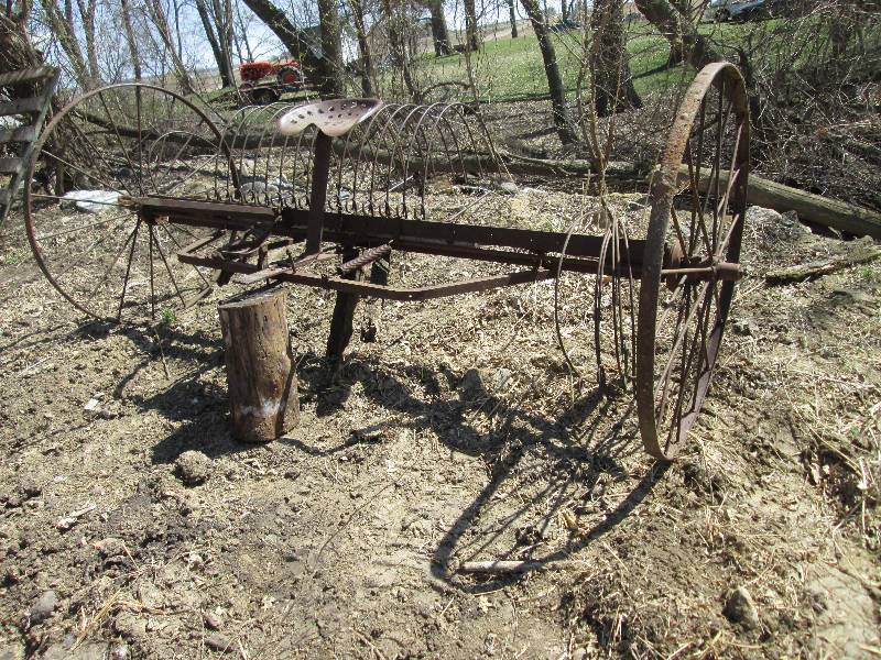 lot 185 image: 106 rake - wheels are 53 diamete...