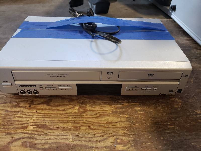 lot 3 image: DVD-VHS Combo Player