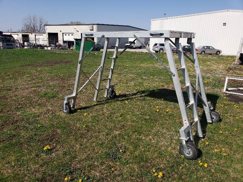 lot 27 image: Aluminum Conductor stand