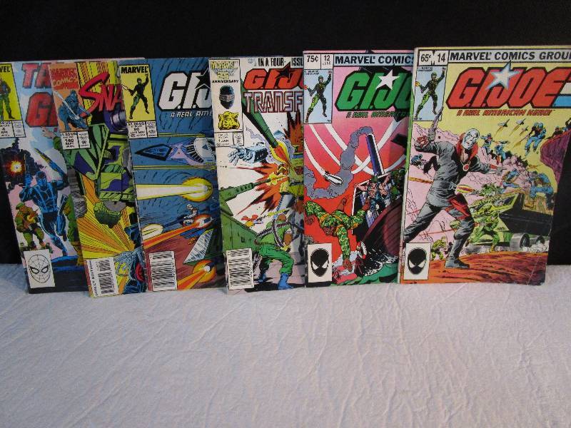 lot 75 image: 7 Marvel Comics