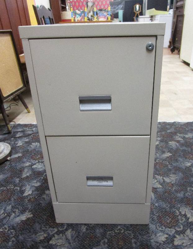 lot 89 image: File cabinet