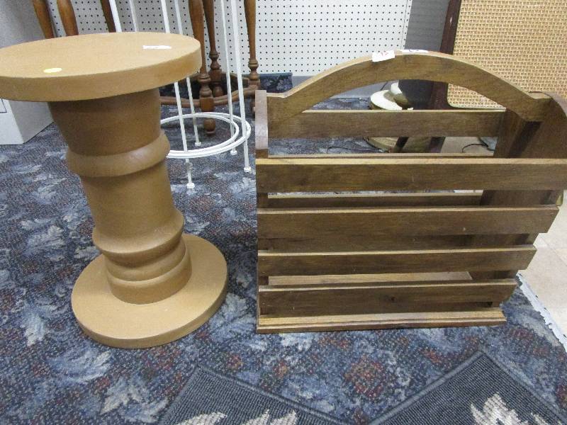 lot 93 image: Plant stand and Magazine Rack