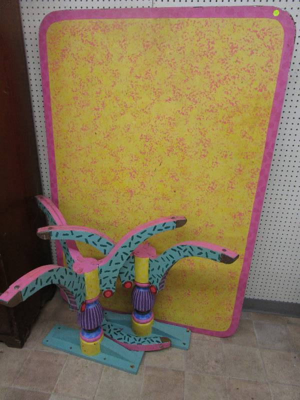 lot 105 image: Awesome Kitchen Table and Chairs