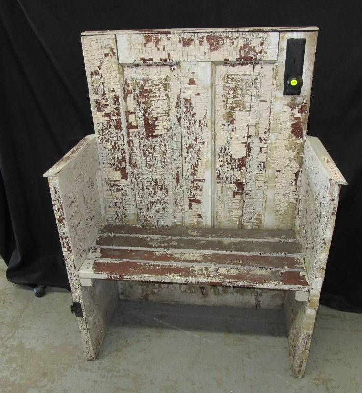 lot 119 image: Cool Repurposed Bench