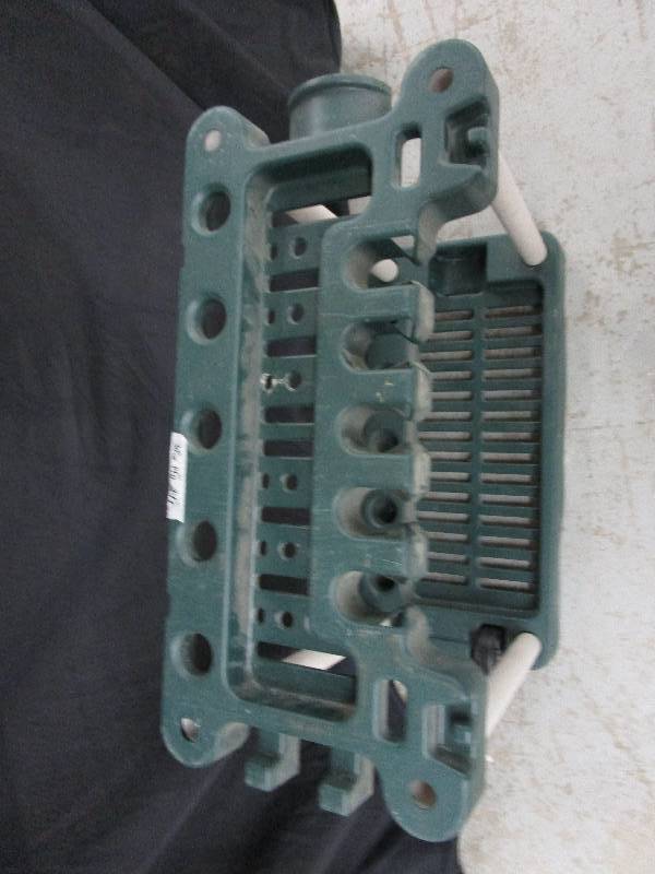 lot 124 image: Garage Yard Tool Organizer