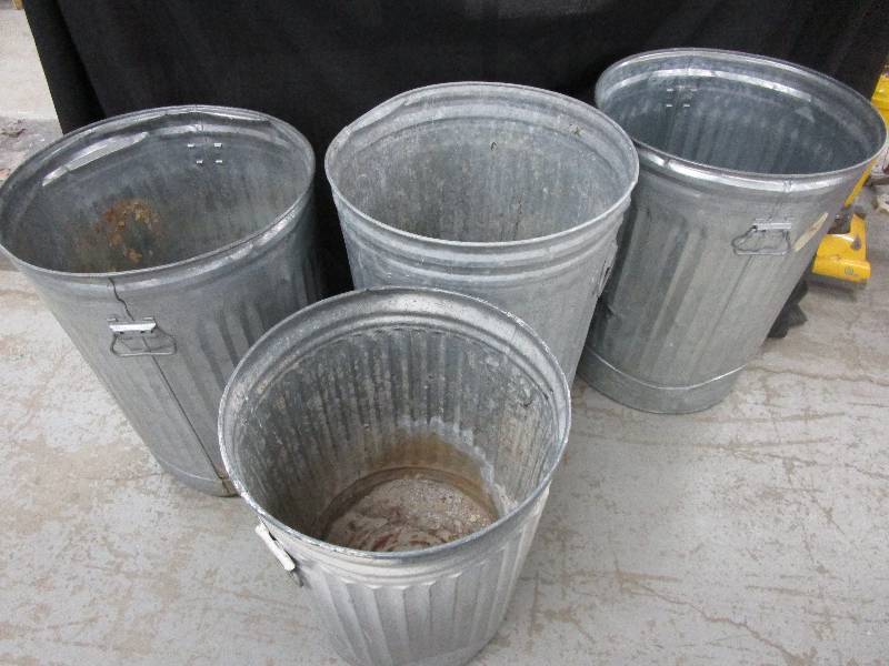 lot 126 image: 4 Metal Garbage Cans