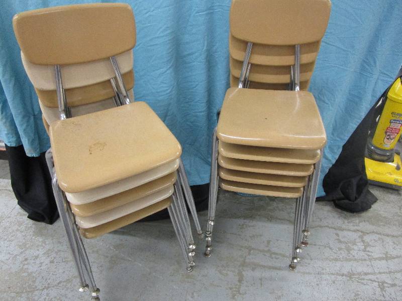 lot 132 image: 10 Kids Chairs